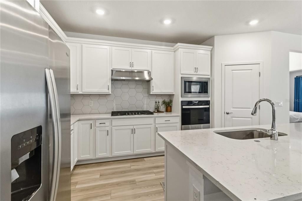 For Sale: $455,000 (3 beds, 3 baths, 2254 Square Feet)