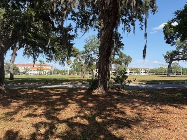 待售: $235,000 (0.46 acres)