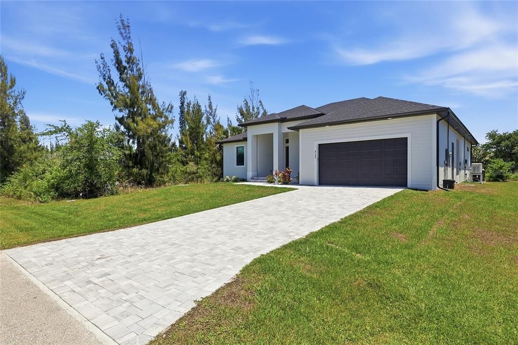 Activo con contrato: $479,900 (3 camas, 2 baños, 1735 Pies cuadrados)