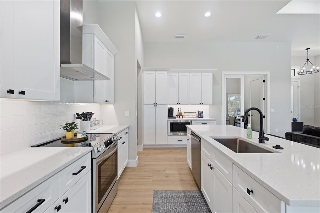Activo con contrato: $479,900 (3 camas, 2 baños, 1735 Pies cuadrados)