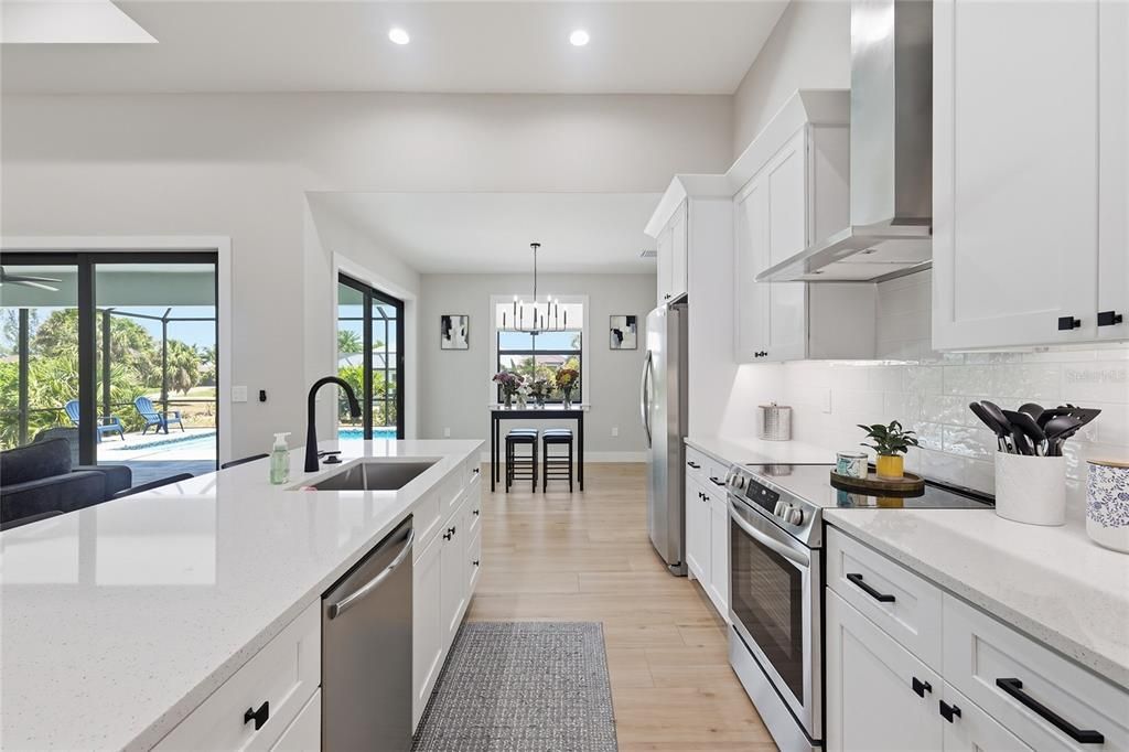 Activo con contrato: $479,900 (3 camas, 2 baños, 1735 Pies cuadrados)