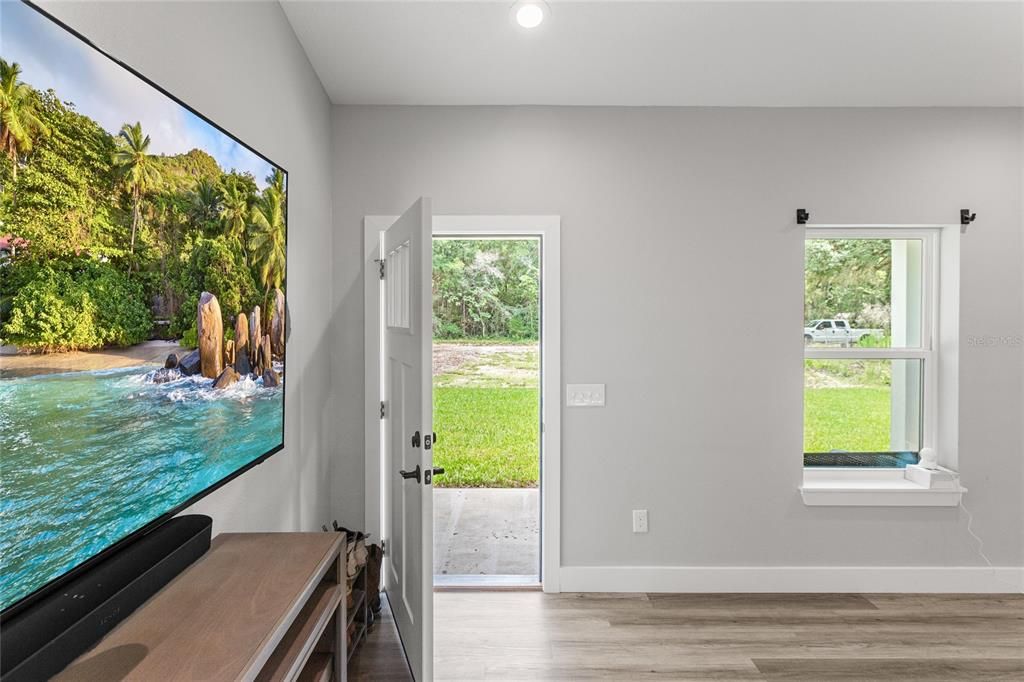 For Sale: $275,000 (3 beds, 2 baths, 1530 Square Feet)