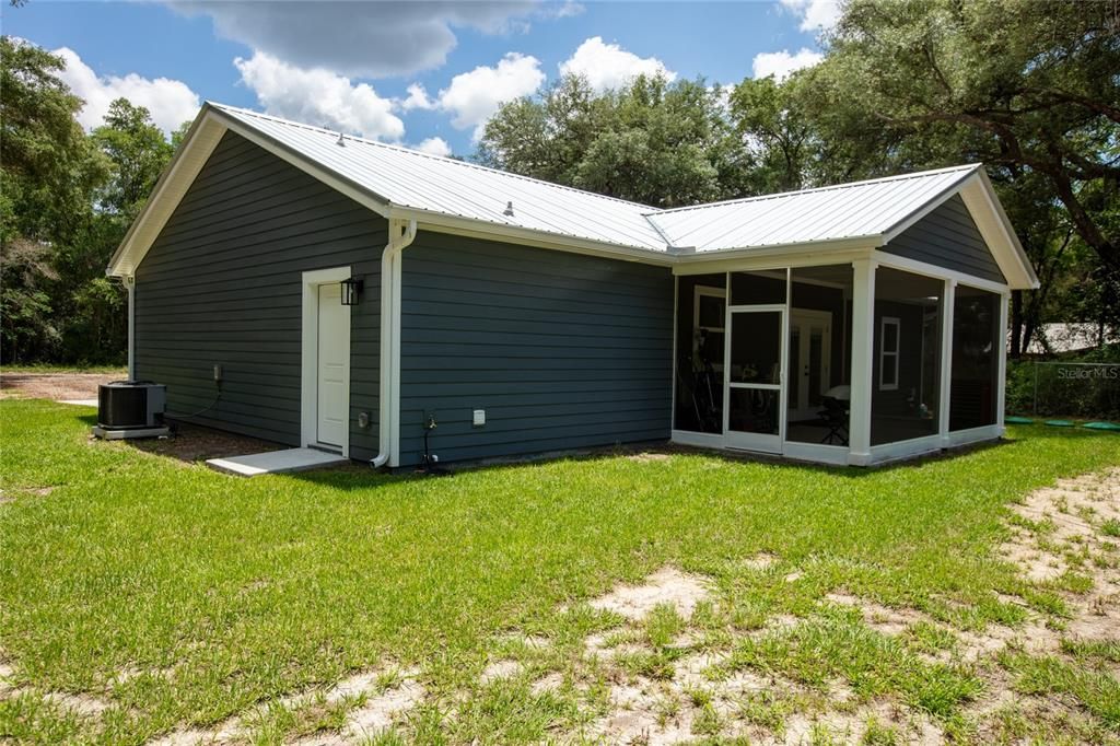 For Sale: $275,000 (3 beds, 2 baths, 1530 Square Feet)