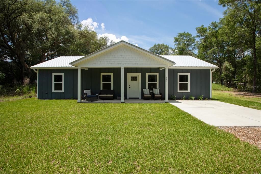 For Sale: $275,000 (3 beds, 2 baths, 1530 Square Feet)