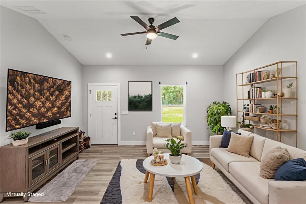For Sale: $275,000 (3 beds, 2 baths, 1530 Square Feet)