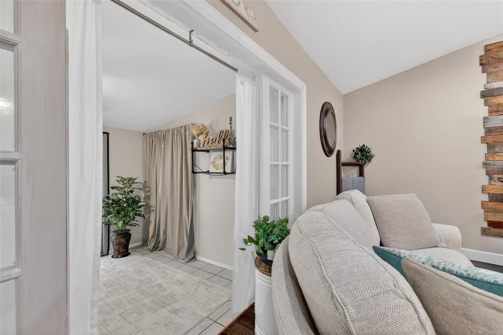 Active With Contract: $408,000 (3 beds, 2 baths, 1258 Square Feet)