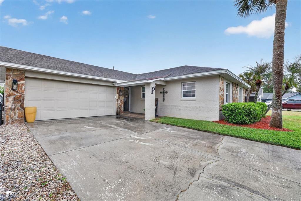 Active With Contract: $408,000 (3 beds, 2 baths, 1258 Square Feet)