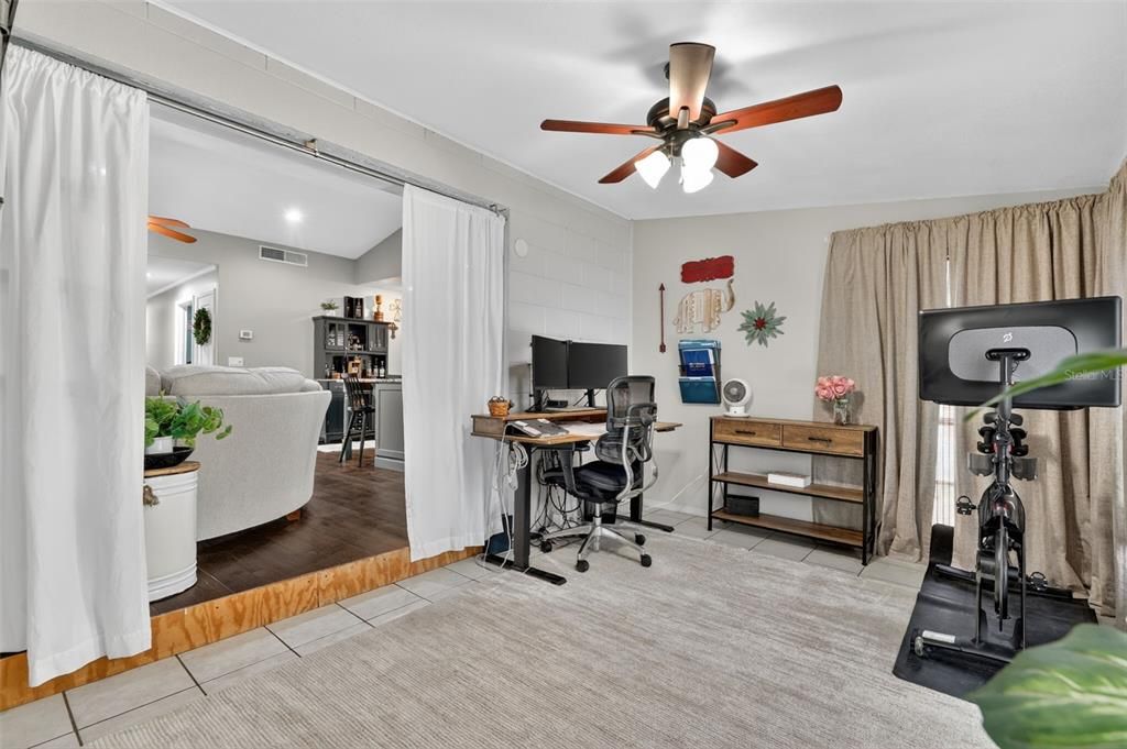 Active With Contract: $408,000 (3 beds, 2 baths, 1258 Square Feet)