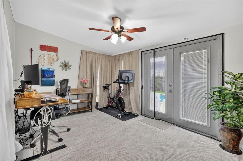 Active With Contract: $408,000 (3 beds, 2 baths, 1258 Square Feet)