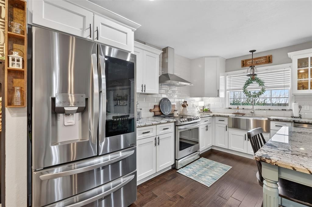 Active With Contract: $408,000 (3 beds, 2 baths, 1258 Square Feet)