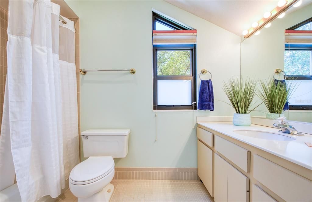 На продажу: $425,000 (3 спален, 2 ванн, 1600 Квадратных фут)