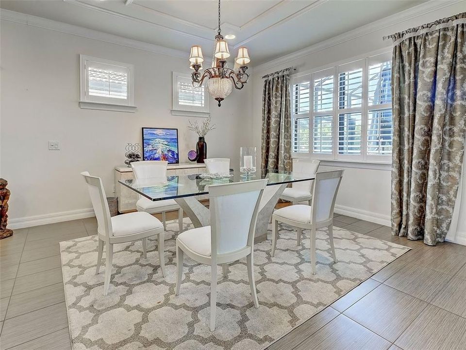 Activo con contrato: $853,000 (3 camas, 3 baños, 2516 Pies cuadrados)