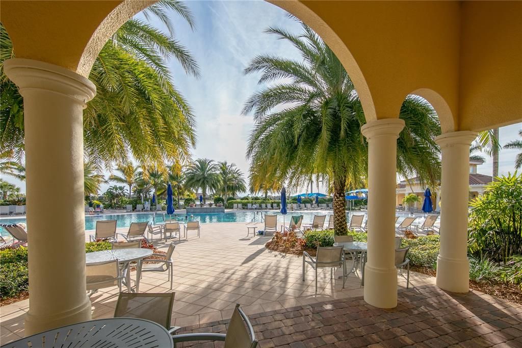 Activo con contrato: $853,000 (3 camas, 3 baños, 2516 Pies cuadrados)