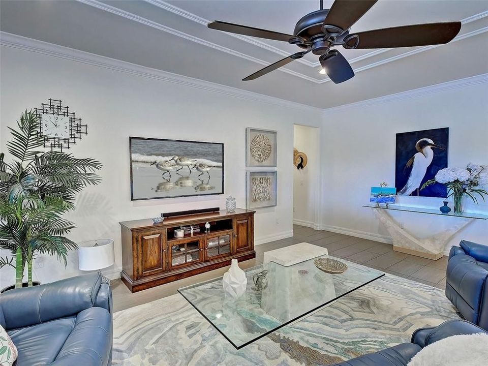 Activo con contrato: $853,000 (3 camas, 3 baños, 2516 Pies cuadrados)