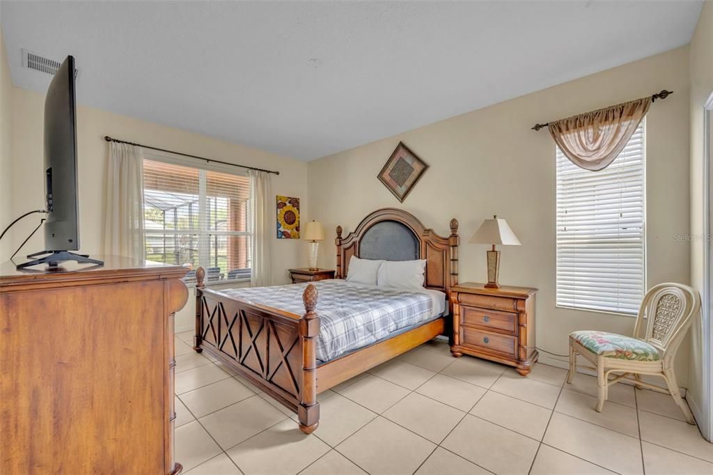 Active With Contract: $525,000 (7 beds, 5 baths, 2925 Square Feet)