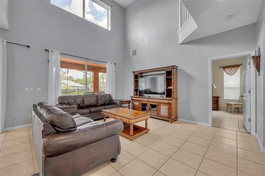Active With Contract: $525,000 (7 beds, 5 baths, 2925 Square Feet)