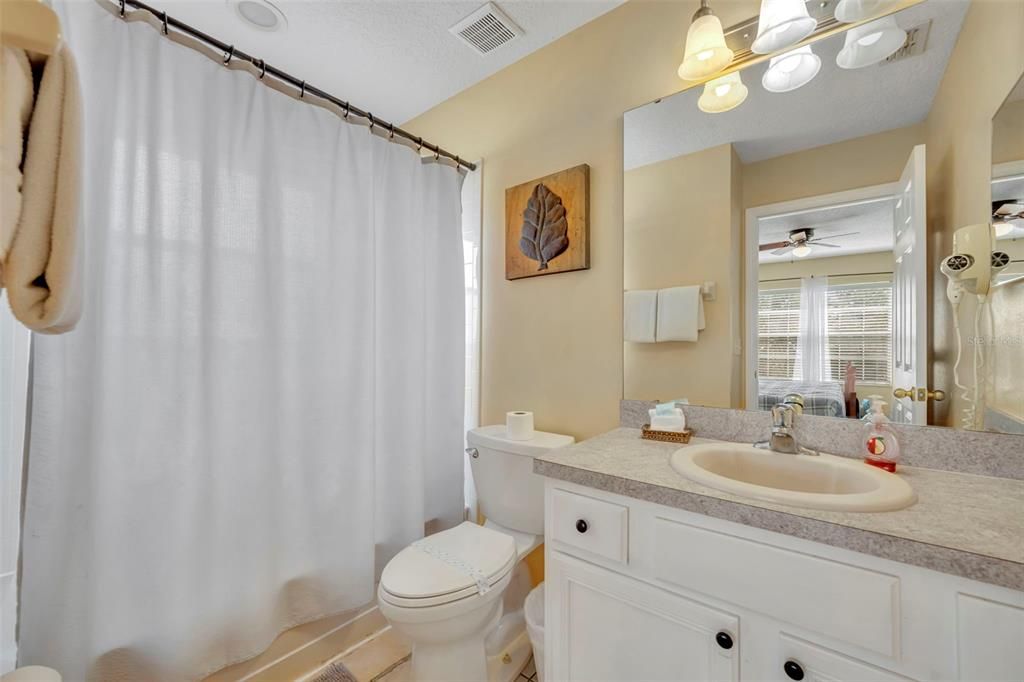Active With Contract: $525,000 (7 beds, 5 baths, 2925 Square Feet)