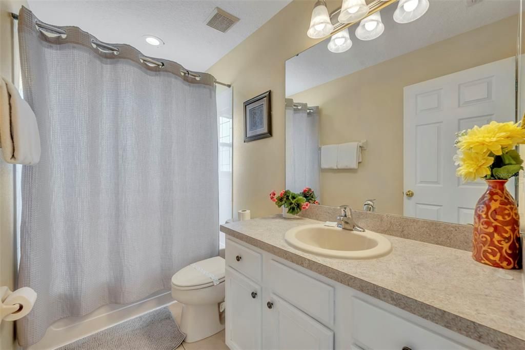 Active With Contract: $525,000 (7 beds, 5 baths, 2925 Square Feet)