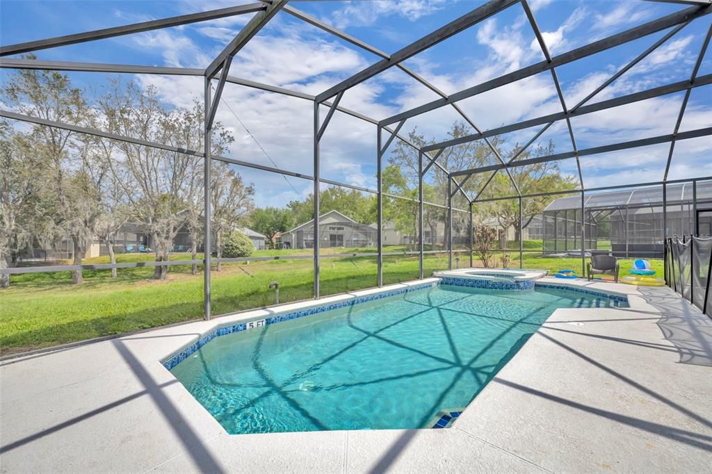Active With Contract: $525,000 (7 beds, 5 baths, 2925 Square Feet)