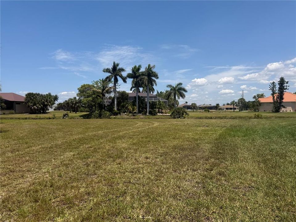 На продажу: $64,500 (0.30 acres)