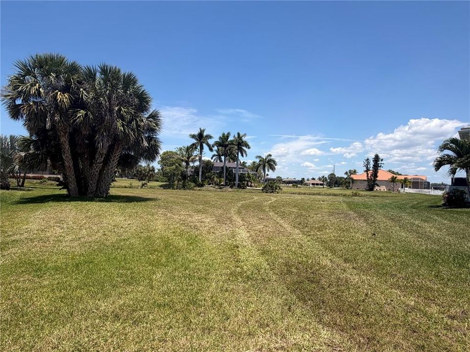 На продажу: $64,500 (0.30 acres)