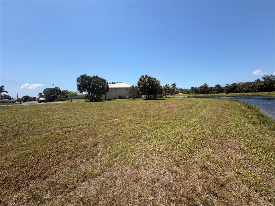 На продажу: $64,500 (0.30 acres)