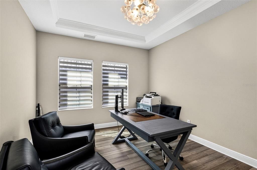 For Sale: $829,000 (5 beds, 4 baths, 4211 Square Feet)