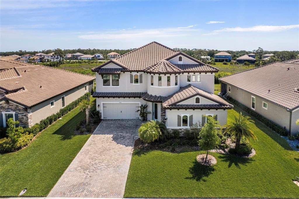 For Sale: $829,000 (5 beds, 4 baths, 4211 Square Feet)