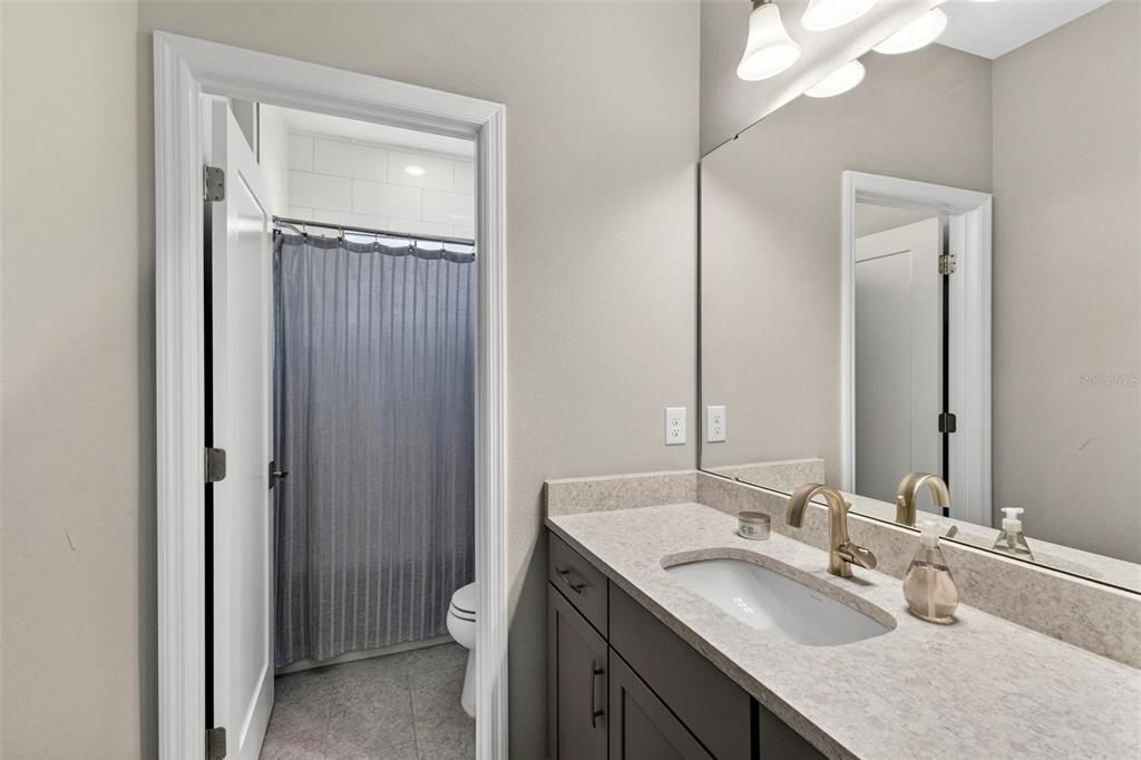 For Sale: $829,000 (5 beds, 4 baths, 4211 Square Feet)