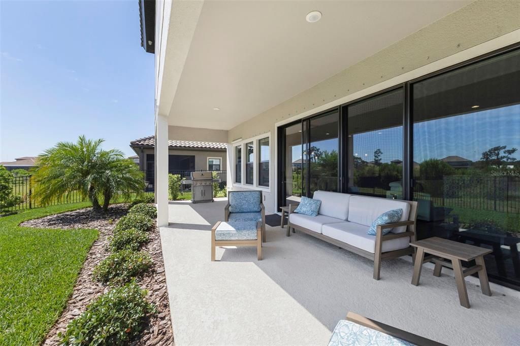 For Sale: $829,000 (5 beds, 4 baths, 4211 Square Feet)