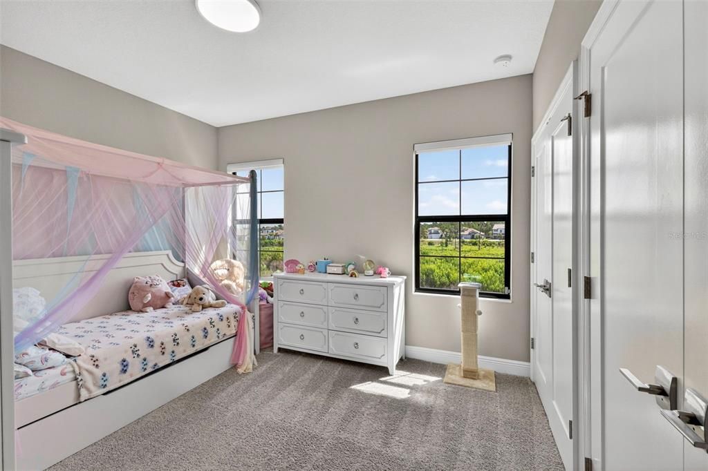 For Sale: $829,000 (5 beds, 4 baths, 4211 Square Feet)