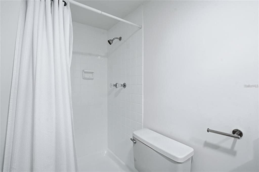 For Rent: $1,850 (2 beds, 2 baths, 1035 Square Feet)