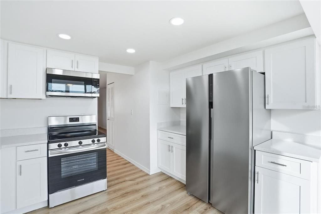 For Rent: $1,850 (2 beds, 2 baths, 1035 Square Feet)