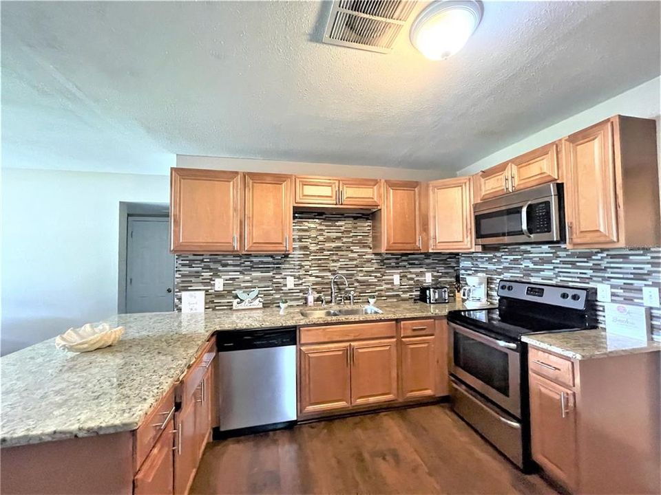 For Rent: $3,750 (3 beds, 2 baths, 1561 Square Feet)