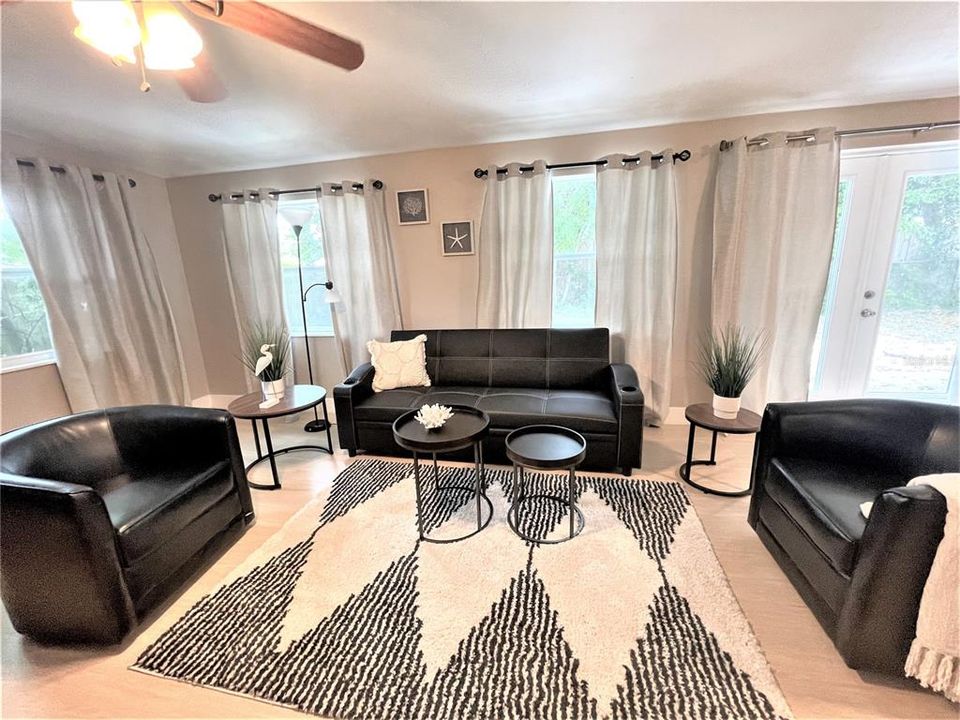 For Rent: $3,750 (3 beds, 2 baths, 1561 Square Feet)