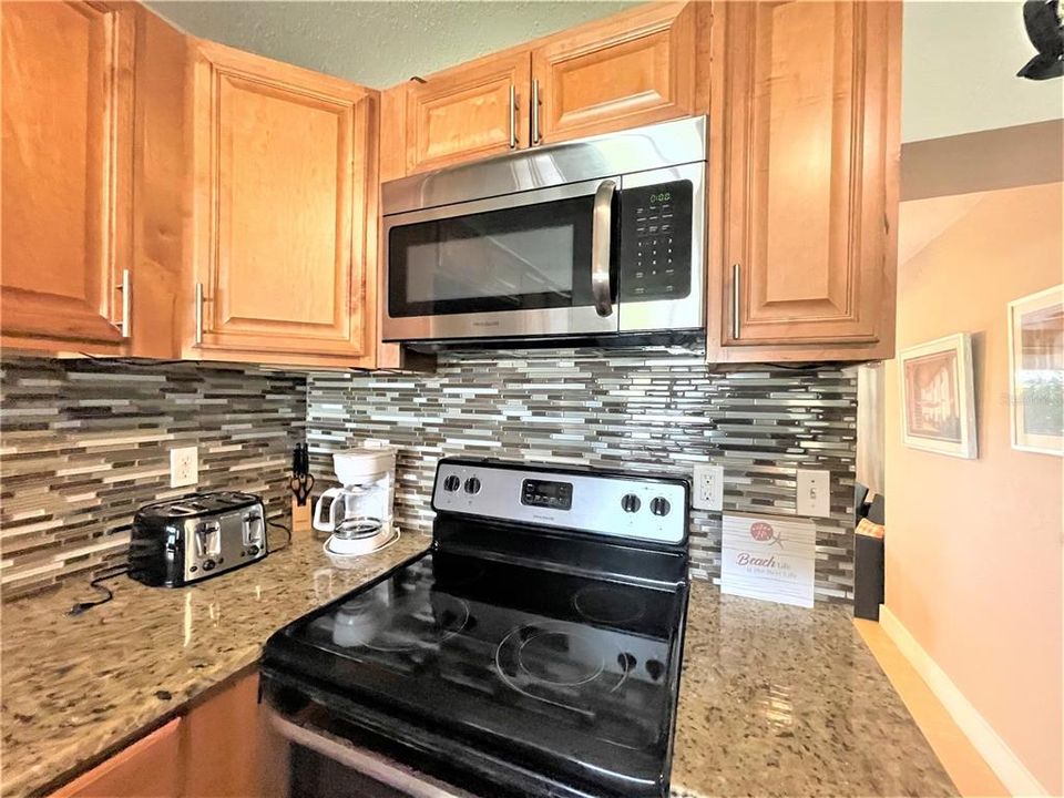 For Rent: $3,750 (3 beds, 2 baths, 1561 Square Feet)