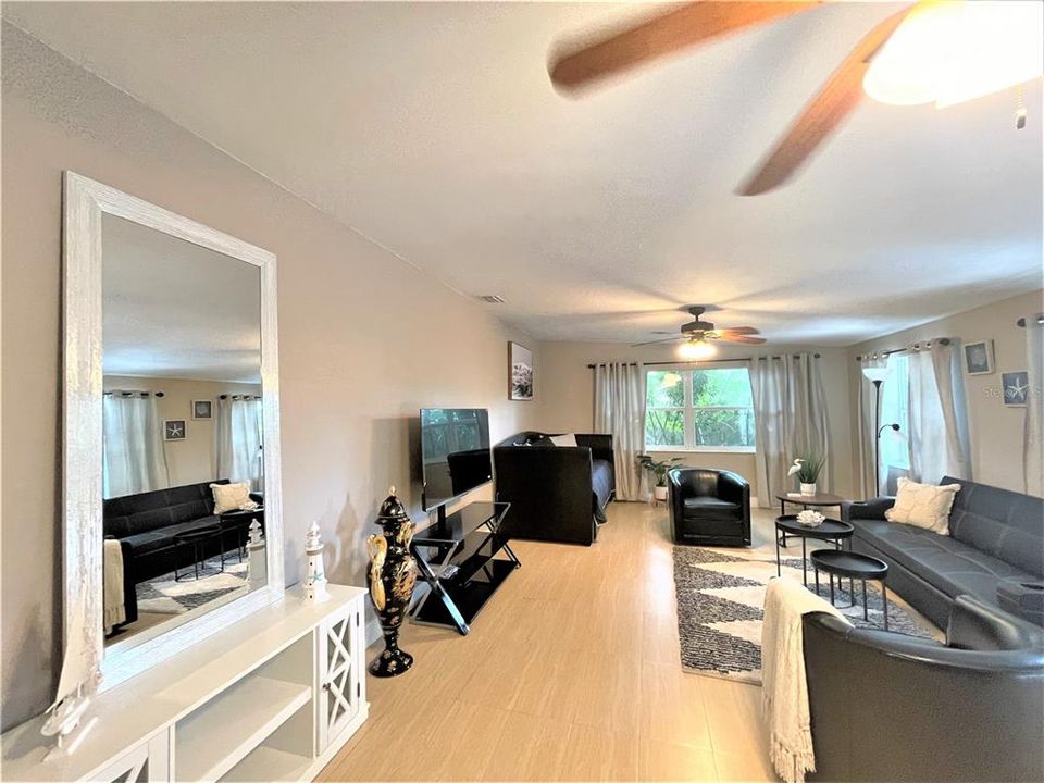 For Rent: $3,750 (3 beds, 2 baths, 1561 Square Feet)
