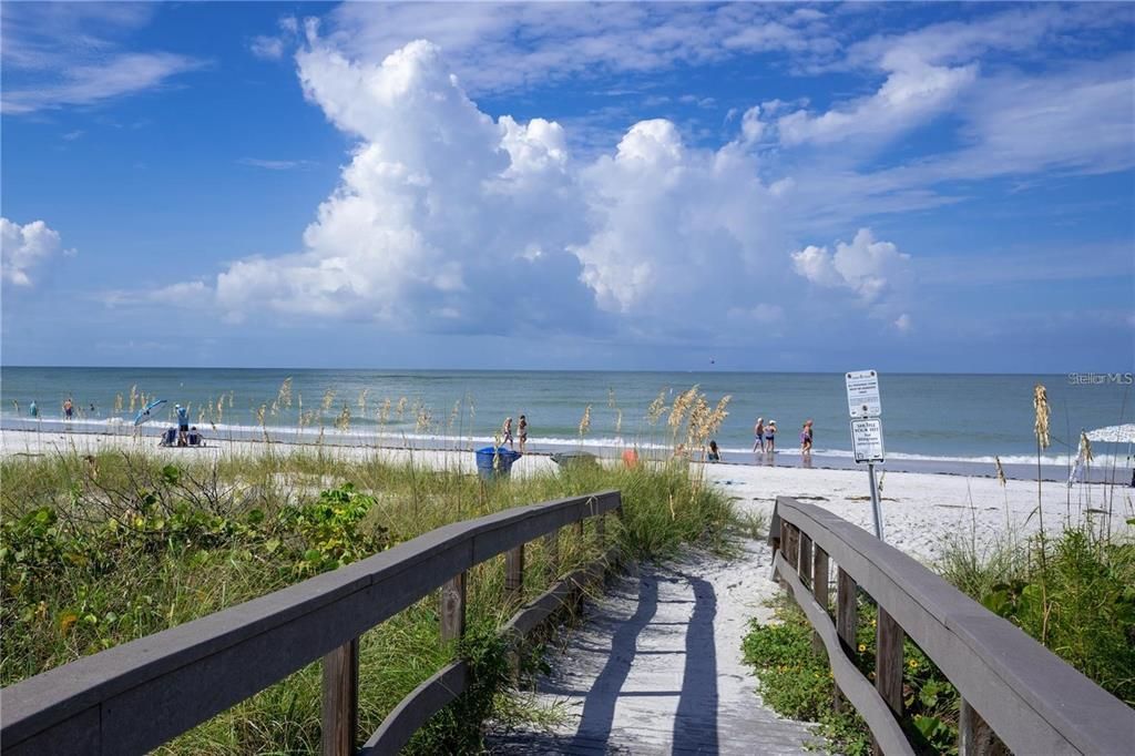 For Rent: $3,750 (3 beds, 2 baths, 1561 Square Feet)