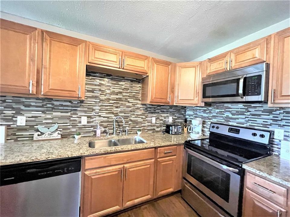 For Rent: $3,750 (3 beds, 2 baths, 1561 Square Feet)