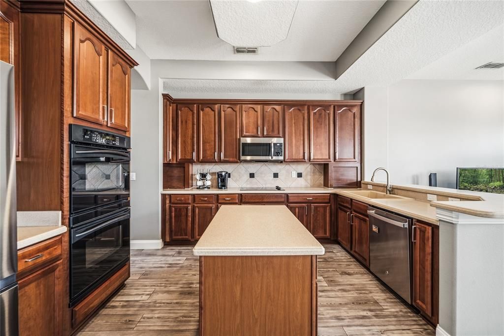 На продажу: $709,000 (4 спален, 3 ванн, 3136 Квадратных фут)