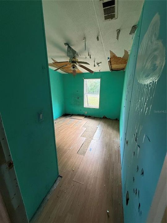 На продажу: $121,500 (3 спален, 2 ванн, 1296 Квадратных фут)