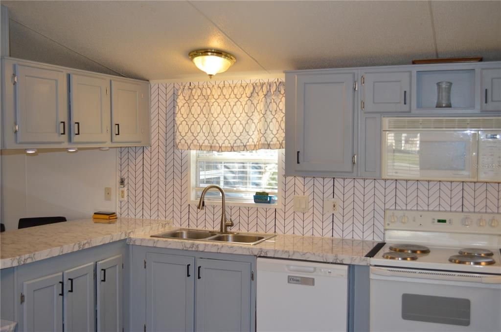 For Sale: $39,000 (3 beds, 2 baths, 1200 Square Feet)