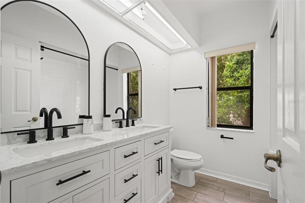 For Sale: $470,000 (4 beds, 3 baths, 2424 Square Feet)