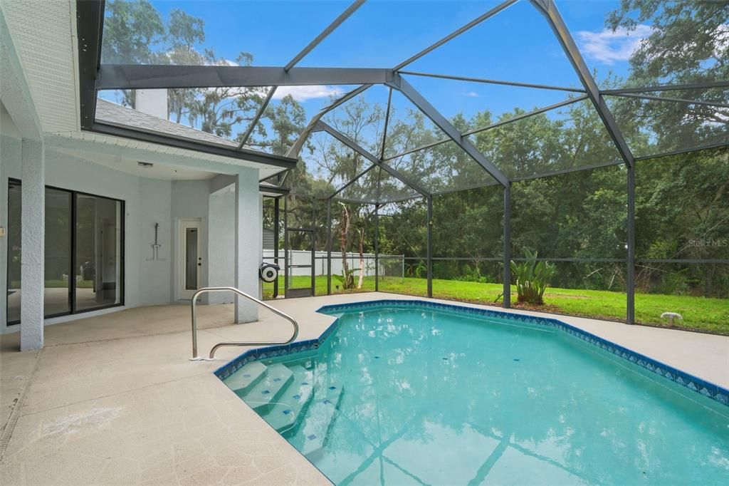 For Sale: $470,000 (4 beds, 3 baths, 2424 Square Feet)