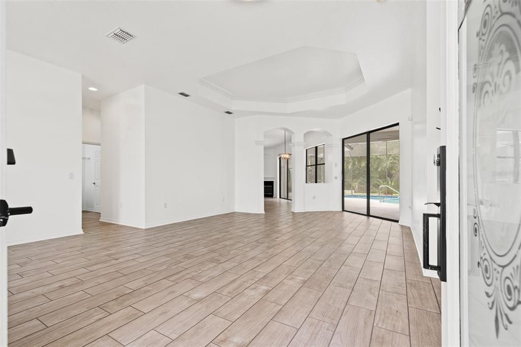 For Sale: $470,000 (4 beds, 3 baths, 2424 Square Feet)