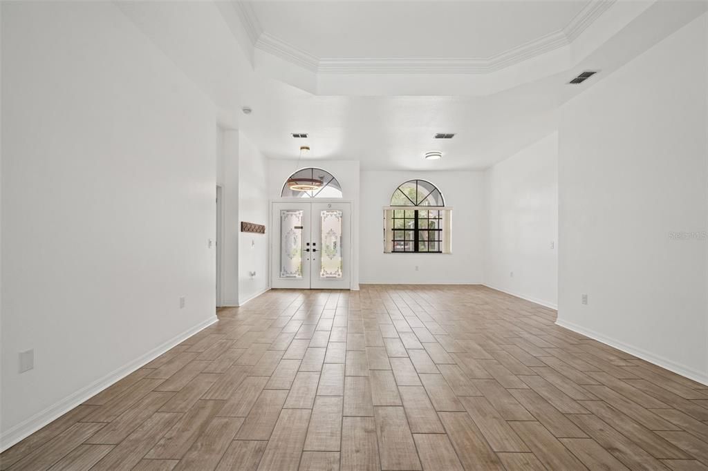 For Sale: $470,000 (4 beds, 3 baths, 2424 Square Feet)