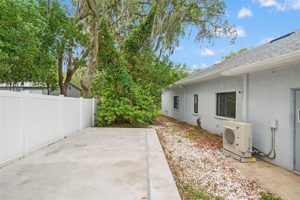 For Sale: $470,000 (4 beds, 3 baths, 2424 Square Feet)