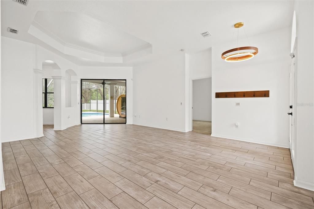 For Sale: $470,000 (4 beds, 3 baths, 2424 Square Feet)
