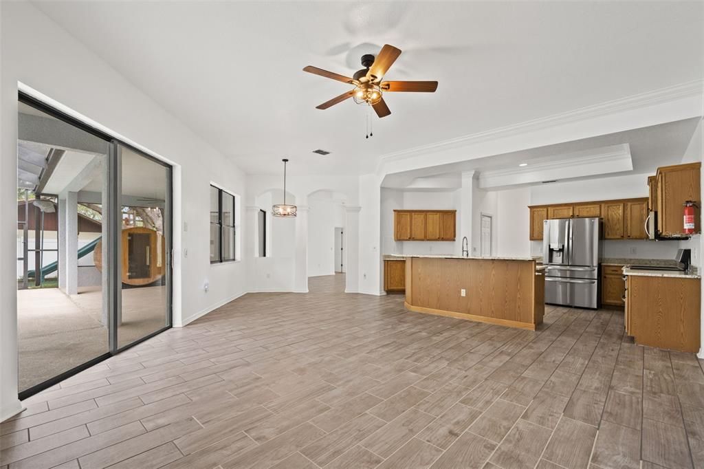 For Sale: $470,000 (4 beds, 3 baths, 2424 Square Feet)