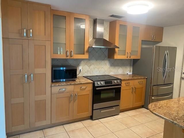 На продажу: $394,900 (2 спален, 3 ванн, 1254 Квадратных фут)
